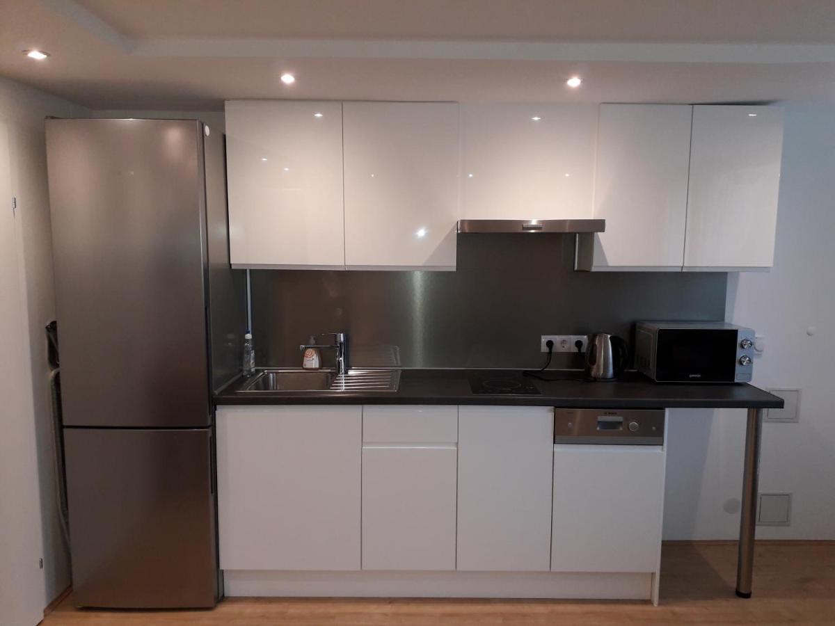 Cosy Flat In The Quiet Area With Own Garden, Free Parking And Direct Public Transport Link To The Centre Apartment เวียนนา ภายนอก รูปภาพ