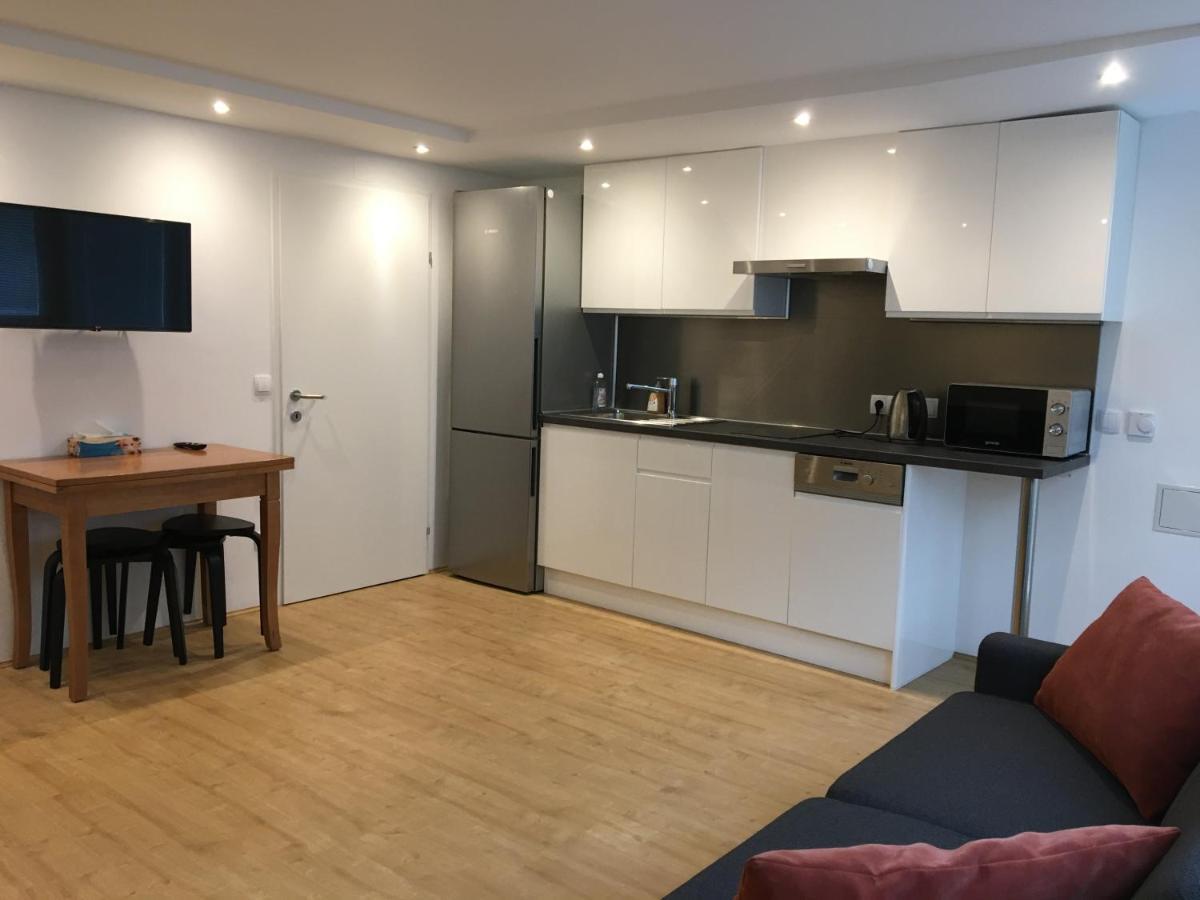 Cosy Flat In The Quiet Area With Own Garden, Free Parking And Direct Public Transport Link To The Centre Apartment เวียนนา ภายนอก รูปภาพ
