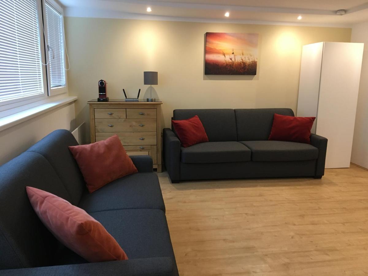 Cosy Flat In The Quiet Area With Own Garden, Free Parking And Direct Public Transport Link To The Centre Apartment เวียนนา ภายนอก รูปภาพ